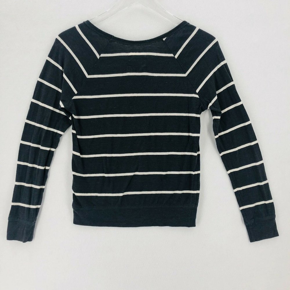 Hollister Sweater Knit Top XS Gray Y2K White Stripes Shirt Long Sleeves Soft - Picture 3 of 11
